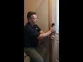 Your smart door lock is not working. First HOW TO HAND the Weiser / kwikset smart lock