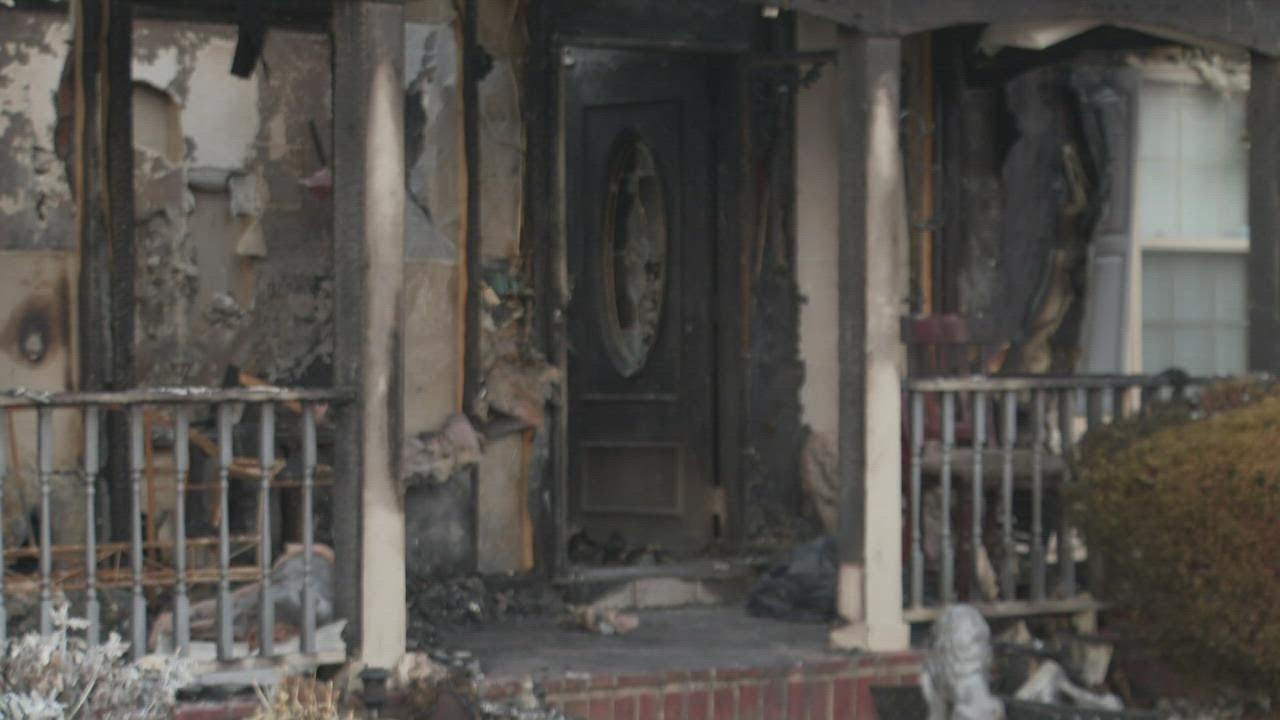 Hardin County family cherishes what's left after house fire - YouTube