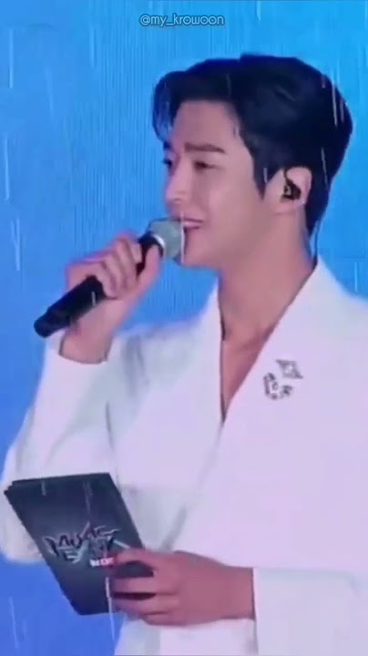Some moments of MC Rowoon in #musicbankinchile #ROWOON #로운 #ロウン @SF9official #sf9