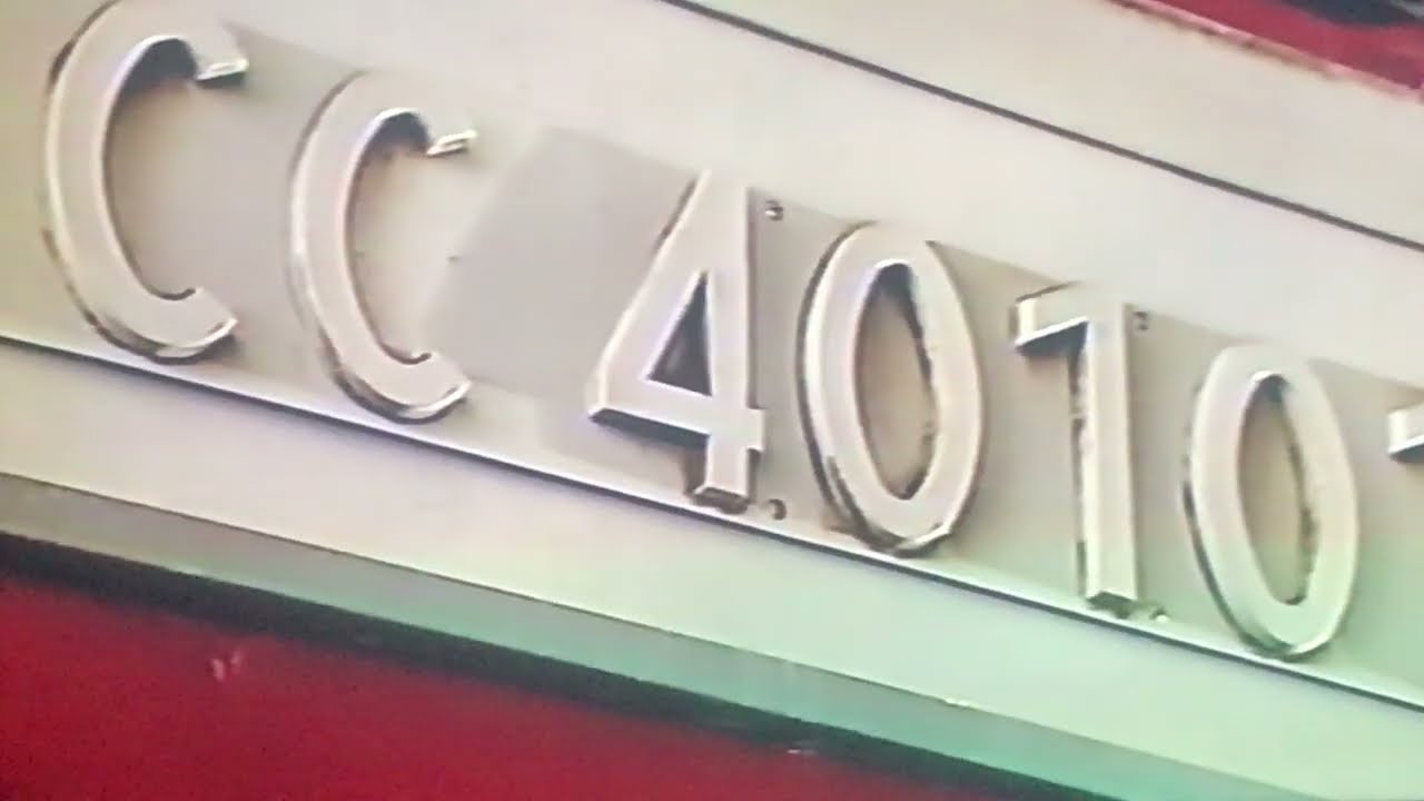 EN CABINE SUR UNE CC 40100, AU DEPART DE PARIS NORD ET SUR UN TRAIN CORAIL. (VHS LA VIE DU RAIL).