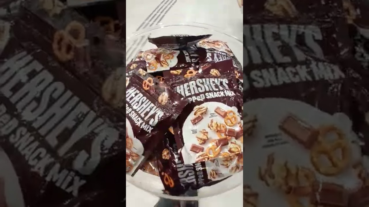 Hershey's Popped Mix Snack 🥨🍫 