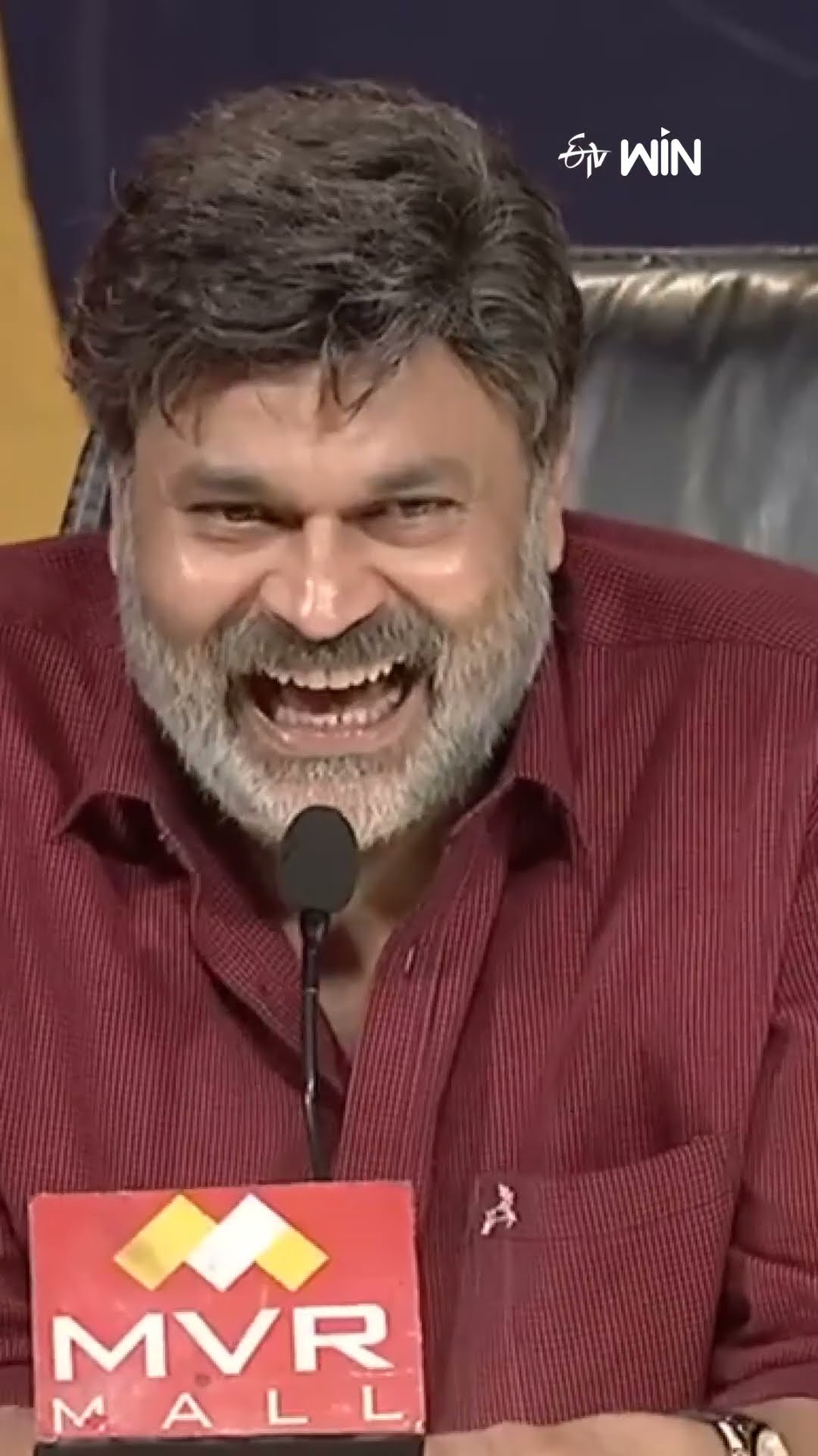 #shorts - సినిమా హాల్ లో కూడా ఇలా కర్చీఫ్ వేస్తారా..? #jabardasth #chammakchandra
