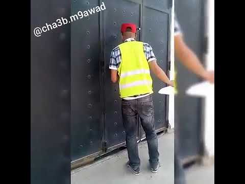 تشبع ضحك معا الحاج او عامل كهرباء في الجزائر