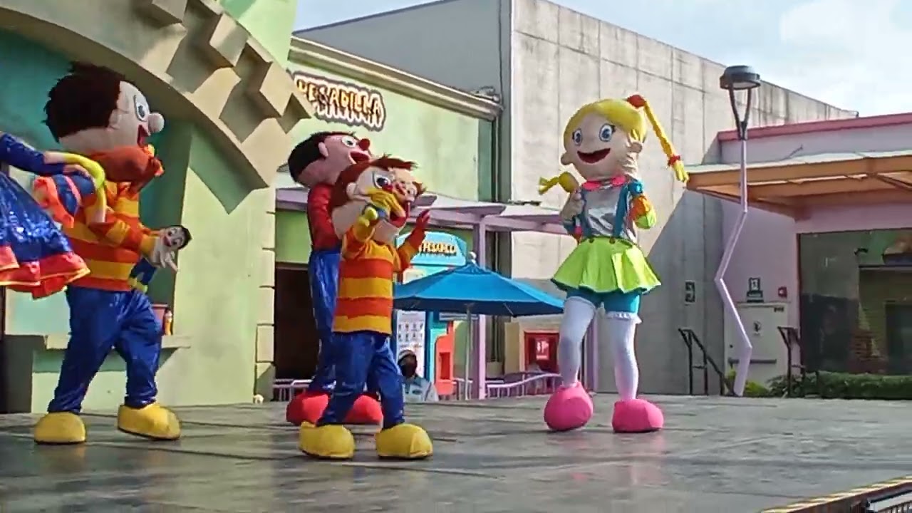 Somos grandes amigos! Show de Bely y Beto imitación en Kataplum CDMX.