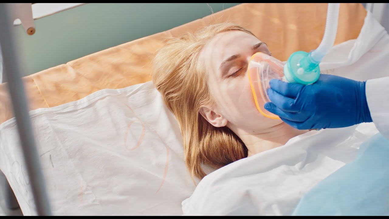 What is COVID pneumonia and can young people get it? - YouTube