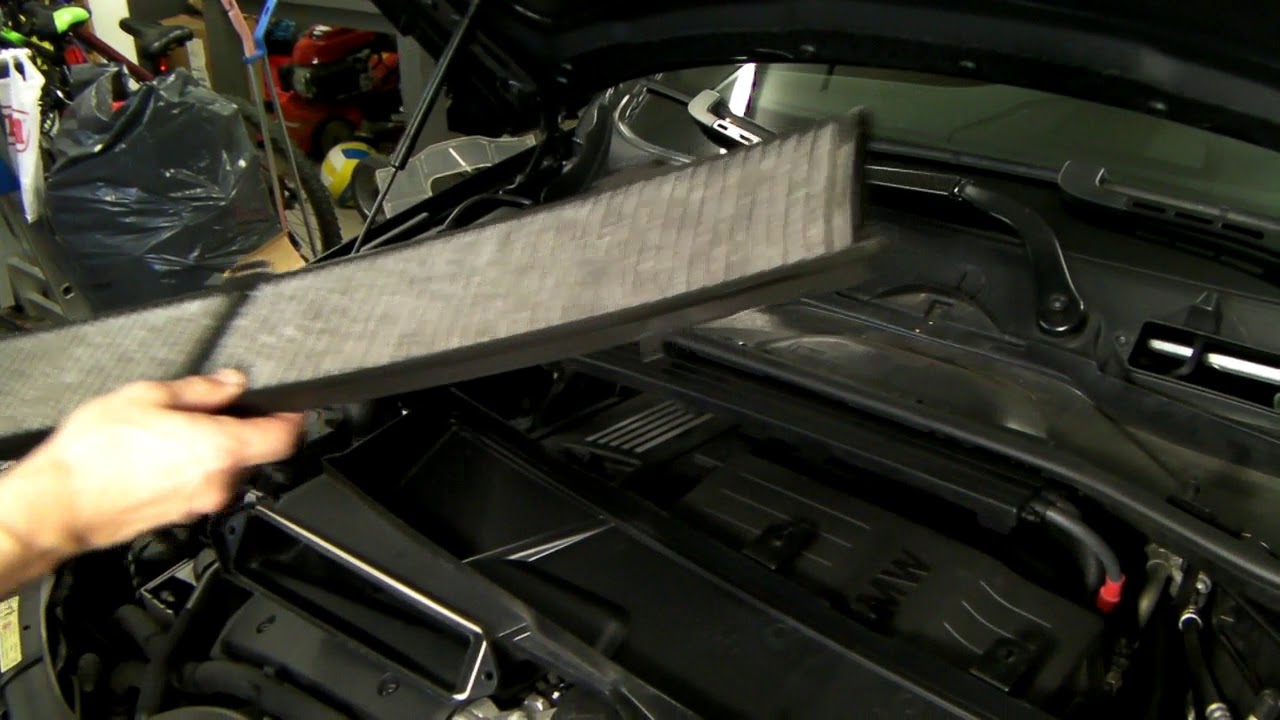 Change pollen/cabin filter on a BMW 335i E93. - YouTube