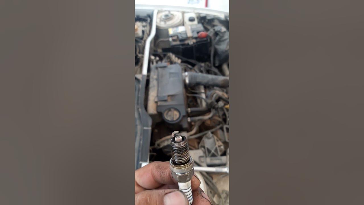 broken spark plug this spark plug doesn't work very well then I decide