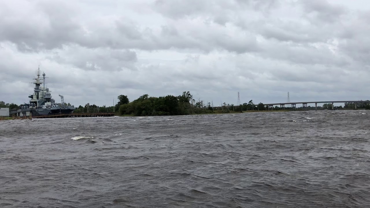 Cape Fear River begins to get rough as Hurricane Florence arrives - YouTube