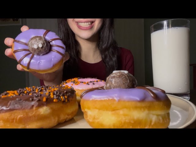ASMR HALLOWEEN DONUTS WITH MILK *SOFT EATING SOUNDS*🎃👻