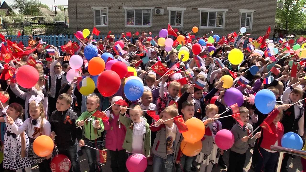 ⁣Патриотический песенный флешмоб ко дню победы - Смуглянка (Гимназия №3 начальная школа)