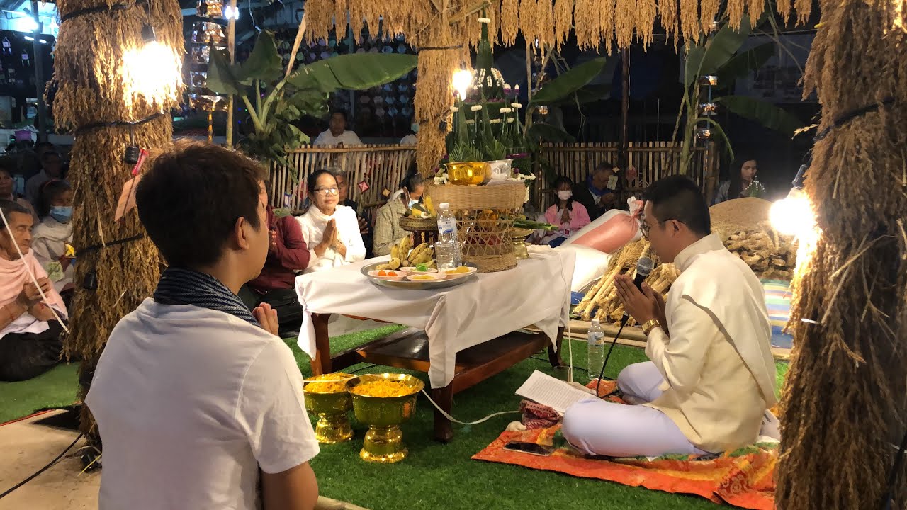 พิธีสู่ขวัญข้าว เพราะมาก ประเพณีบุญคูณลาน วัดสว่างมงคล มหาสารคาม ประจำปี 2563