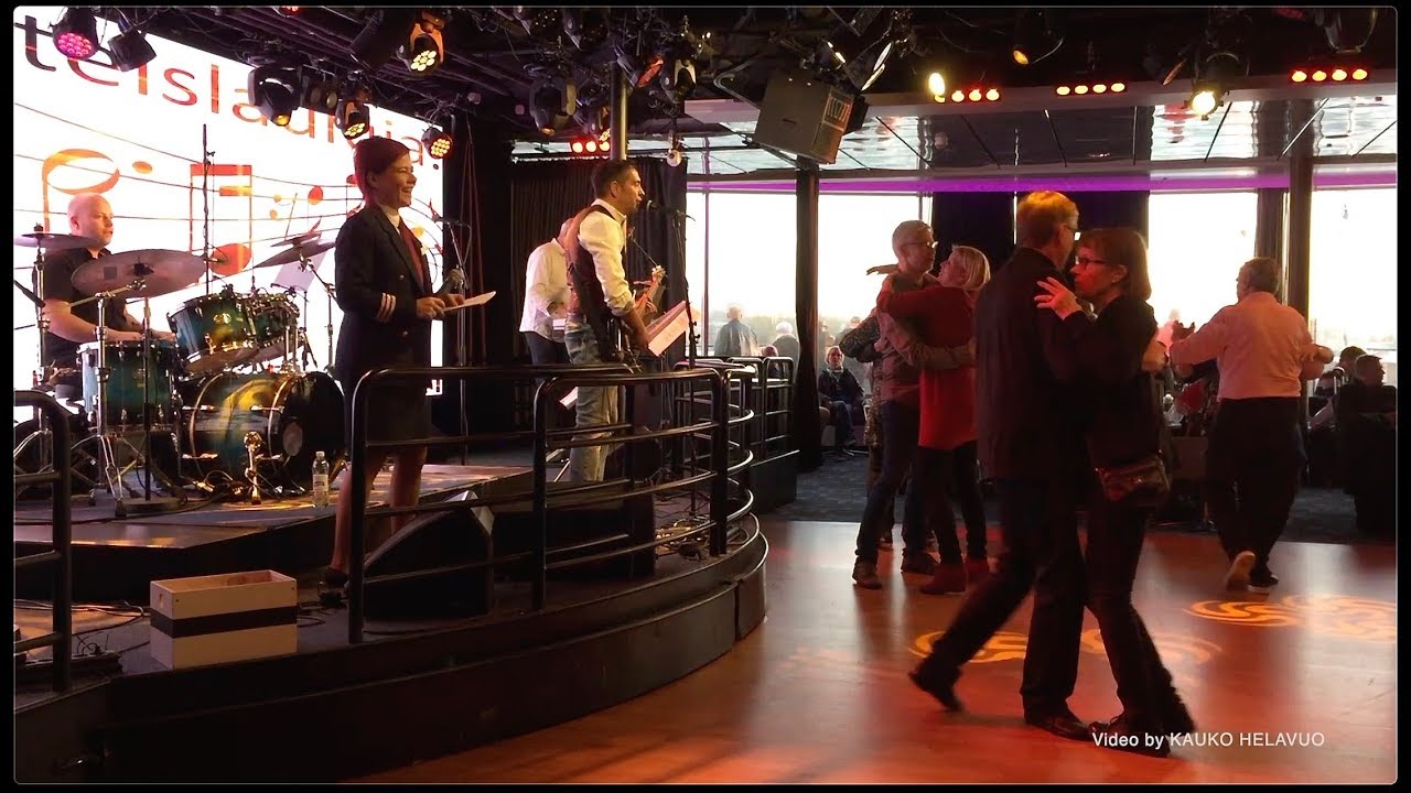 Vapaapäivä • Holiday (musiikkia ja liikuntaa laivalla)