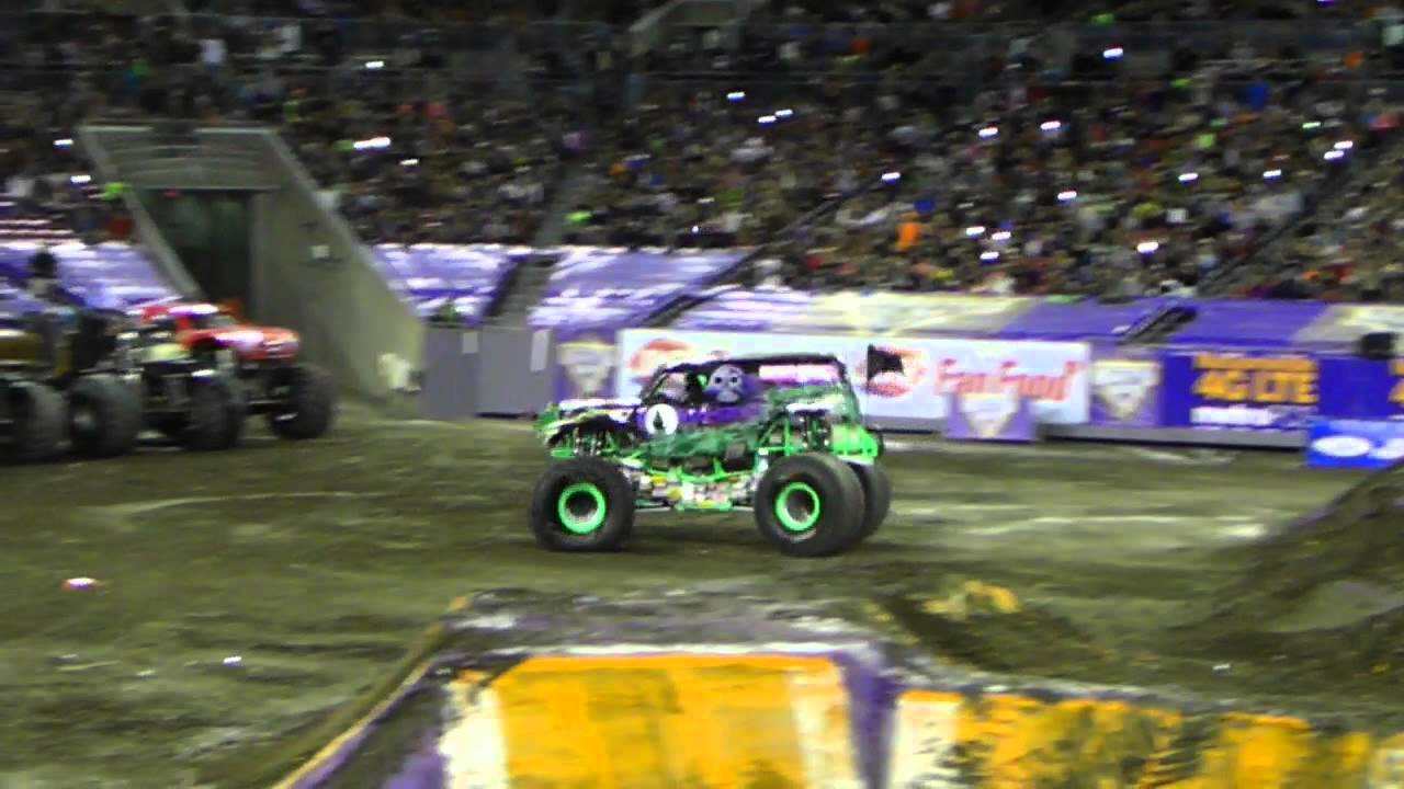 Monster Jam 2015 Tampa Grave Digger Freestyle Youtube