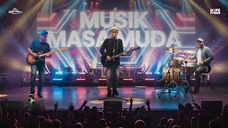 TERBANG KE MASA LALU LEWAT LAGU