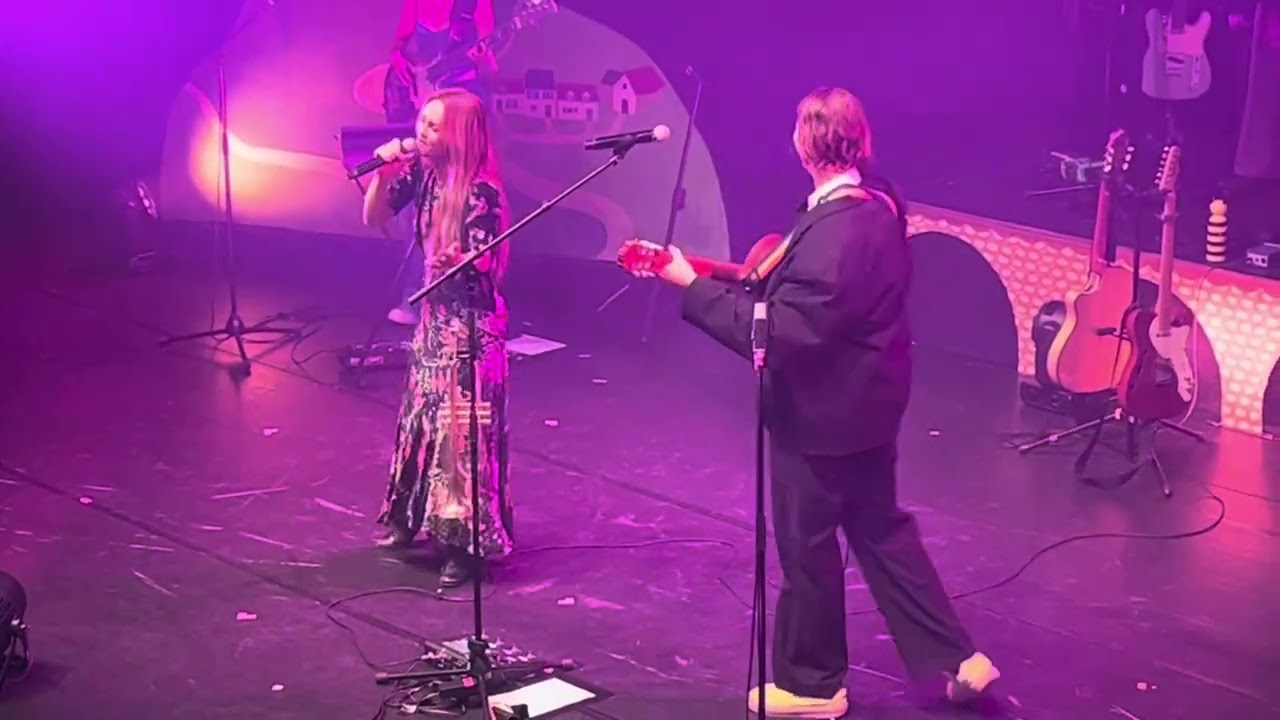 Voyou & Vanessa Paradis « Le Bal » @ Olympia (Paris, live 2024)