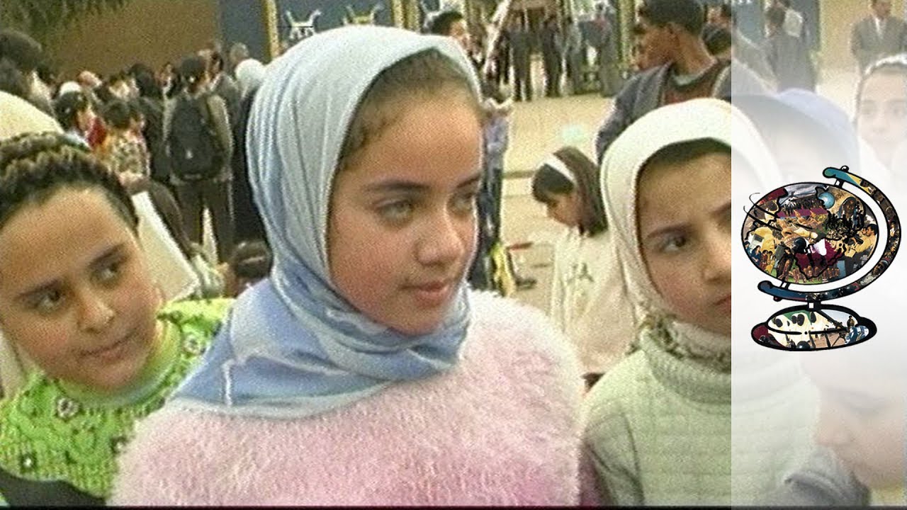 Iraqi Civilians Fear US Aggression (2003)