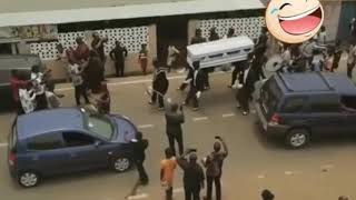 Tradisi Ghana Afrika Barat! | Pallbearers Dance Goyang Peti Mati yang Viral-MAQ