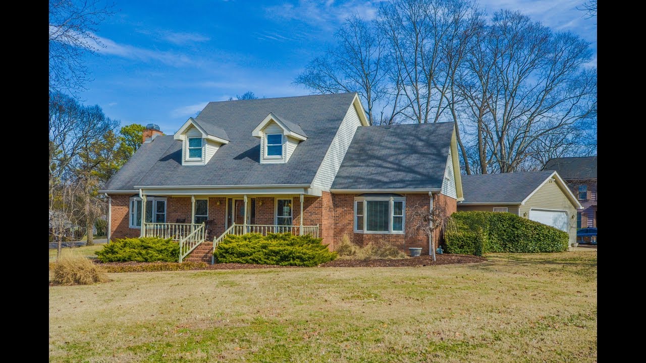 1124 Drive in Green Hills near University in