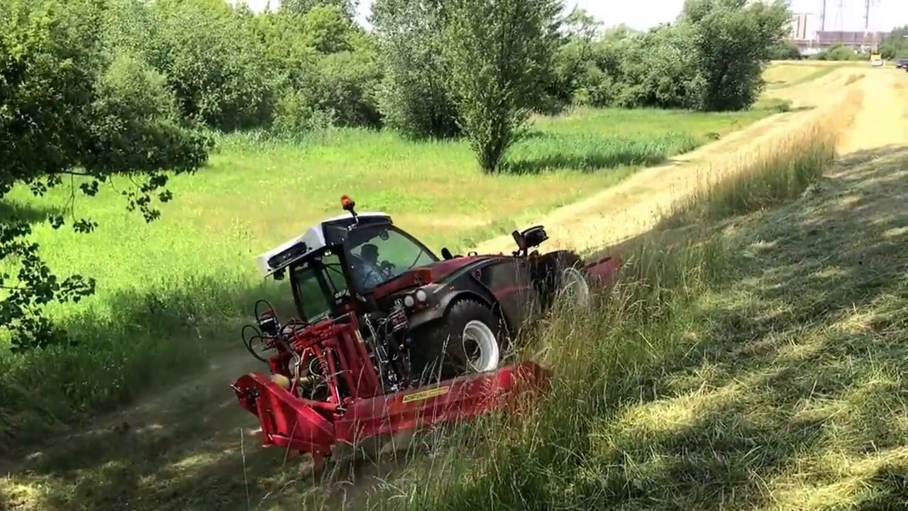 Koszenie wałów ciągnikiem Sauerburger GRIP4