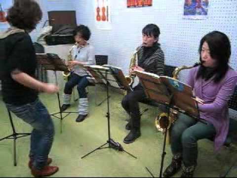 松栄堂楽器大人の音楽レッスン　サクソフォンレッスン風景２
