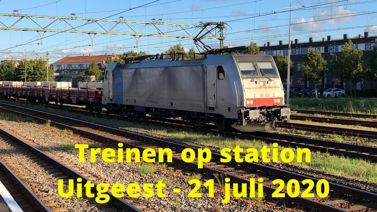 Treinen op station Uitgeest - 21 juli 2020