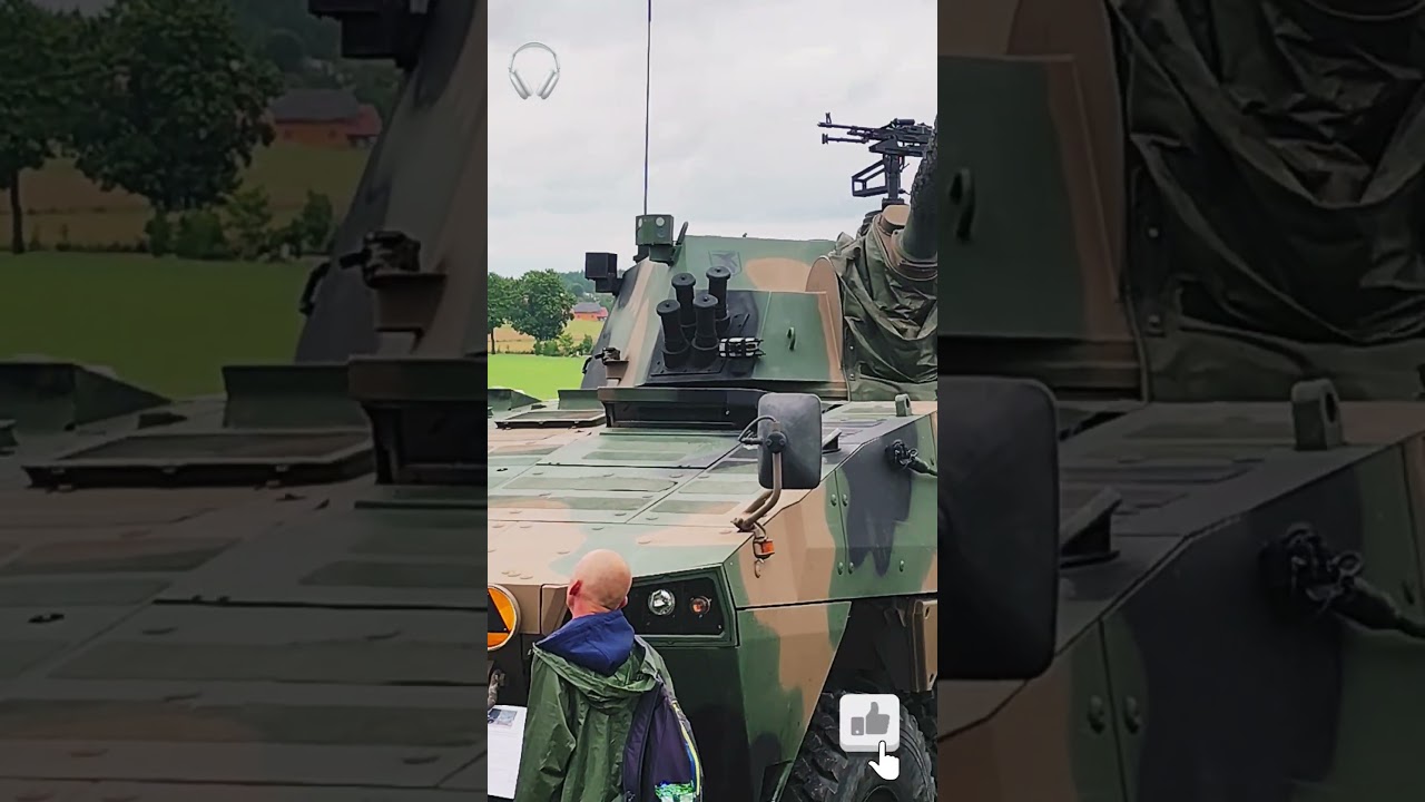 When People Block the Camera Like They Own It 🇵🇱 