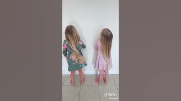 شوفو بنات صغار كيوت يعملو لترند شفو شعرن شقد طويل 