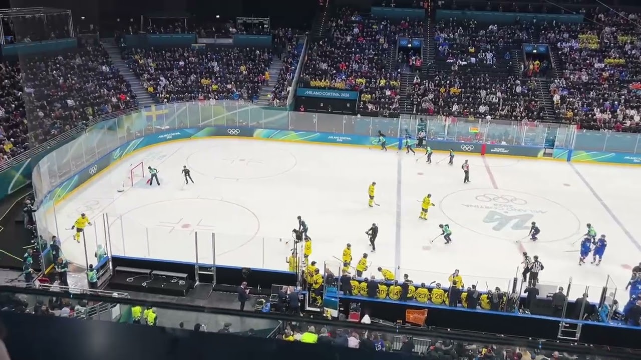 Olimpiadi invernali Milano Cortina 2026, partita di hockey su ghiaccio, Svezia - Italia ￼