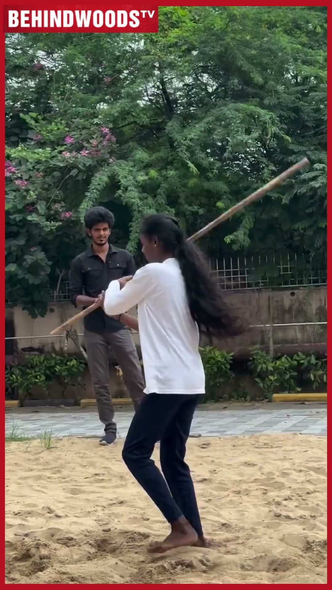 'தங்கச்சி நம்ம ஊருக்கு பெருமை சேர்க்கணும்..' ?? Kpy Bala செய்த உதவி