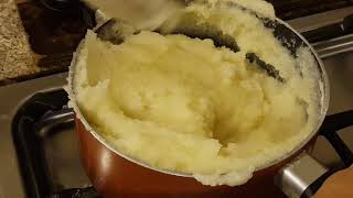 How to cook Ugali(fufu) easy and fast so good.  كيفية طبخ الاوجالي(المعكوس) بطريقة عمانية و افريقية