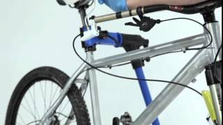 How to bleed your Formula C1 disc brakes(, 2015-02-02T11:23:50.000Z)