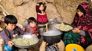 Living Underground : Family meal in a cave like 2000 years ago by Village Landscape 308,847 views 2 months ago 24 minutes