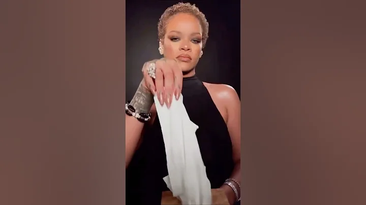 Rihanna x Fenty Beauty Setting Spray 💋📸 #rihanna #fentybeauty #youtubeshorts