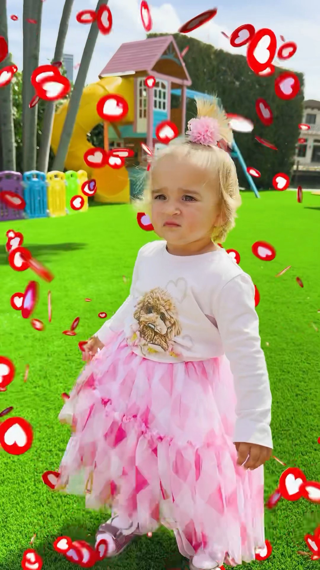 Baby Alice learns what is big and what is small