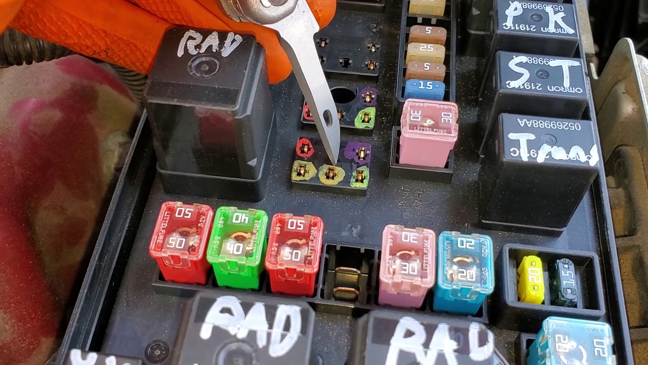 2007 Dodge Charger Windshield Wiper Relays & Fuses