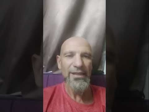 قبلتني ثم طارت وماتت بالمروحة       
