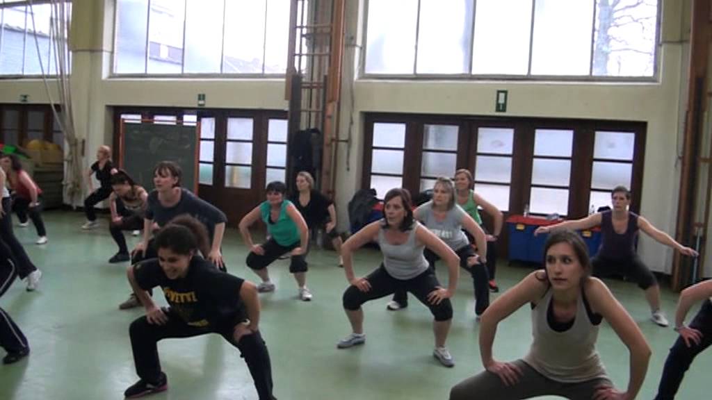 Zumba a Liege - Warm up 3 - Go - Ragga Caribbean - Megamix 32 Zumba Fitness