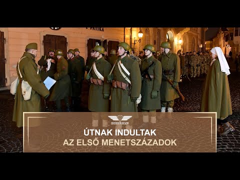 Útnak indultak az első menetszázadok