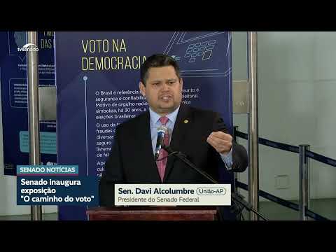 Davi Alcolumbre destaca transparência das eleições na exposição "O Caminho do Voto"