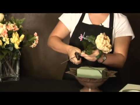 Video: How To Make An Arrangement Of Artificial Flowers