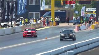 Chrysler 300c vs ford mustang roush 427