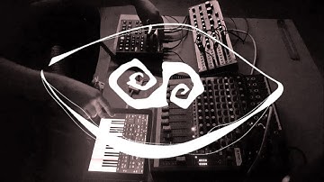 Dark vibe dawless techno jam (Elektron Digitakt, Behringer Neutron, Synth One)