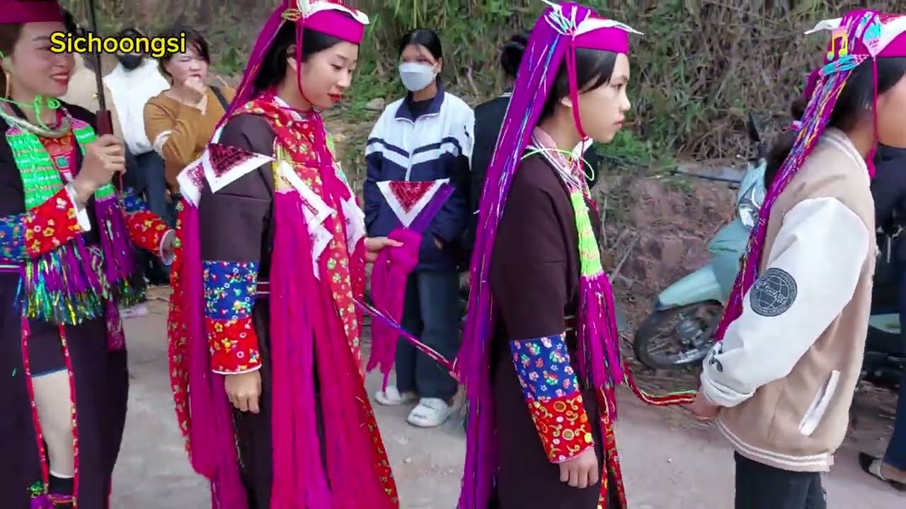 Dao Thanh y Đón Dân Tộc Sán Trỉ Làm Dâu