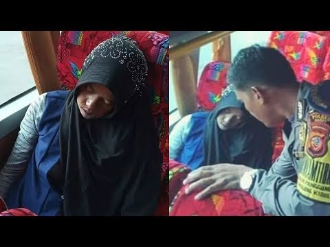 Video: Wanita Meninggal Ketika Mencoba Untuk Sampai Ke Bus 'Into The Wild
