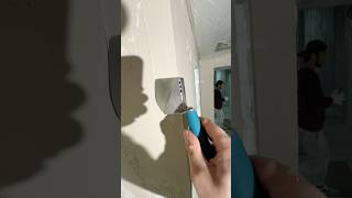Шпатель для создания углов на декоративной штукатурки
