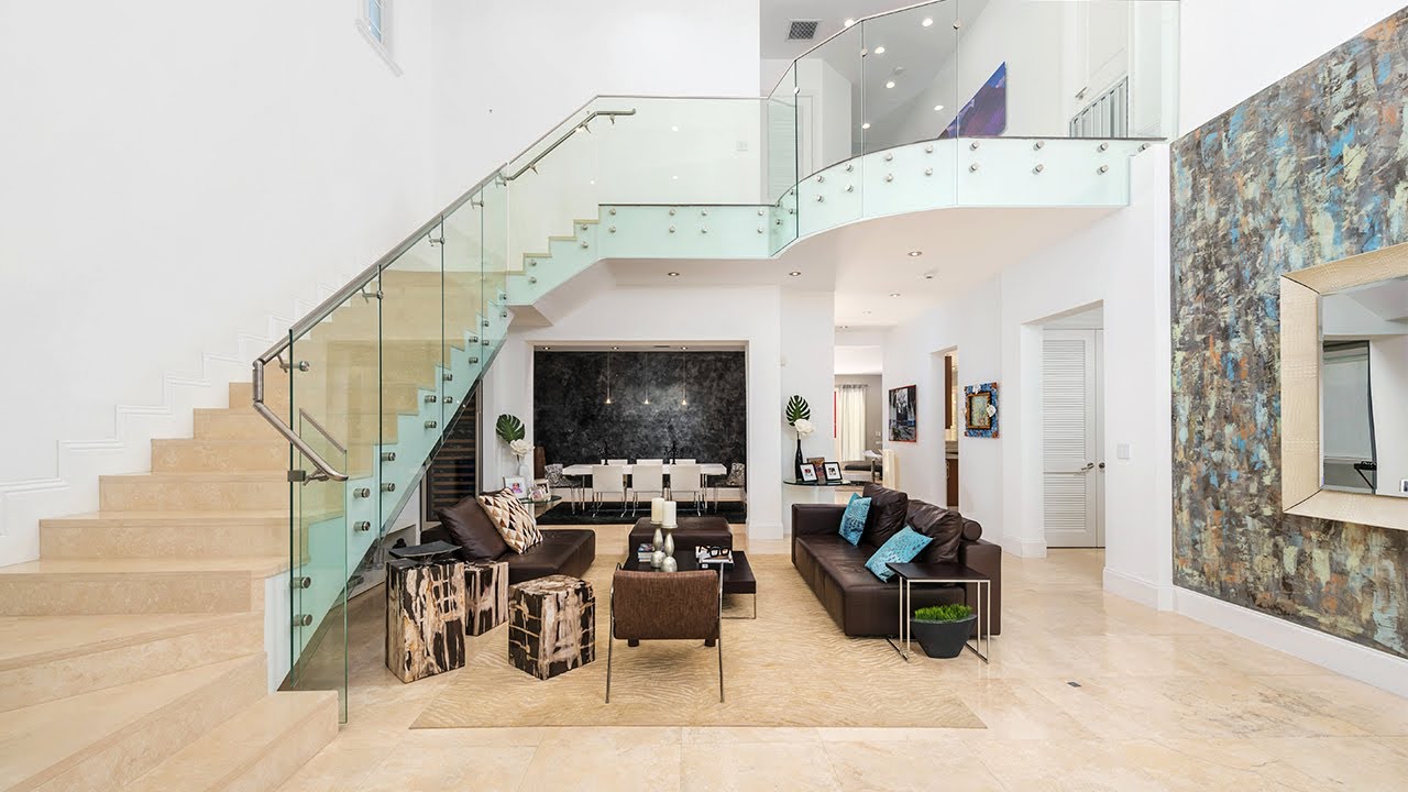 5640 Pine Tree Dr, Miami Beach, FL 33140