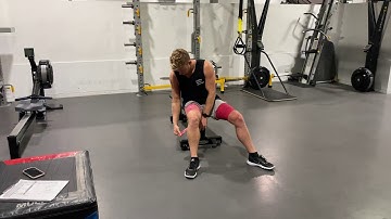 Hamstring release (flossing bands)