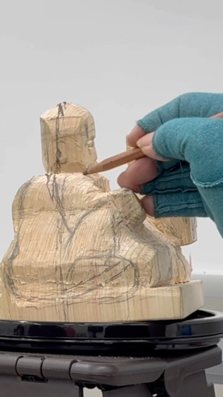 Challenging Buddha Statue Carving 5133 