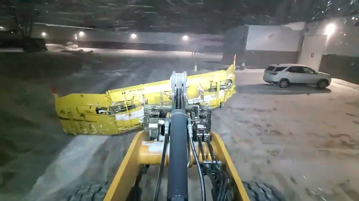 Snow plowing of a big commercial outlet firts pass of 14'' storm/ Metal Pless live Edge/ 2025 02 13
