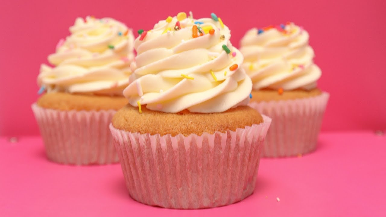 CUPCAKES DE VAINILLA PERFECTOS SIEMPRE 🧁 DANI FLOWERS YouTube